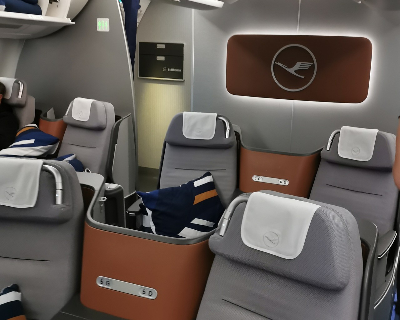 10-Minute Unpiloted Lufthansa Flight: Investigation Into Co-pilot's Medical Emergency 10-Minute Unpiloted Lufthansa Flight: Investigation Into Co-pilot's Medical Emergency