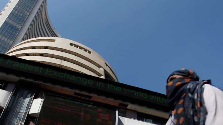 बाजार में जोरदार तेजी: सेंसेक्स 1078 अंक ऊपर, निफ्टी ने 2025 का घाटा किया रिकवर, ₹5 लाख करोड़ का फायदा बाजार में जोरदार तेजी: सेंसेक्स 1078 अंक ऊपर, निफ्टी ने 2025 का घाटा किया रिकवर, ₹5 लाख करोड़ का फायदा