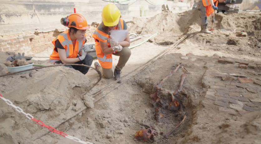 13th-Century Remains Unearthed During Binnenhof Renovations 13th-Century Remains Unearthed During Binnenhof Renovations
