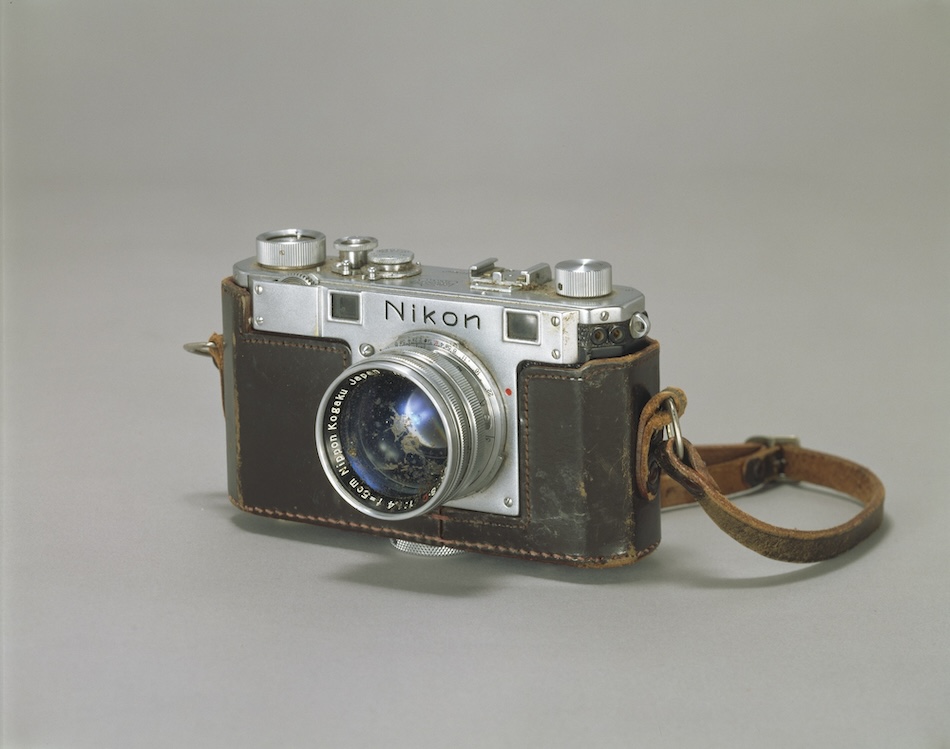 ロバート・キャパ 戦争展:20世紀を代表する報道写真家140点の写真 ロバート・キャパ 戦争展:20世紀を代表する報道写真家140点の写真