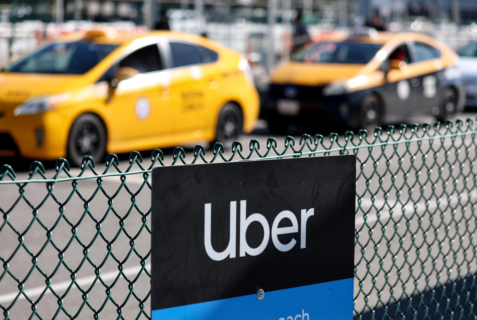 $5 Uber Shuttle: Easy Post-Event Transportation From United Center $5 Uber Shuttle: Easy Post-Event Transportation From United Center