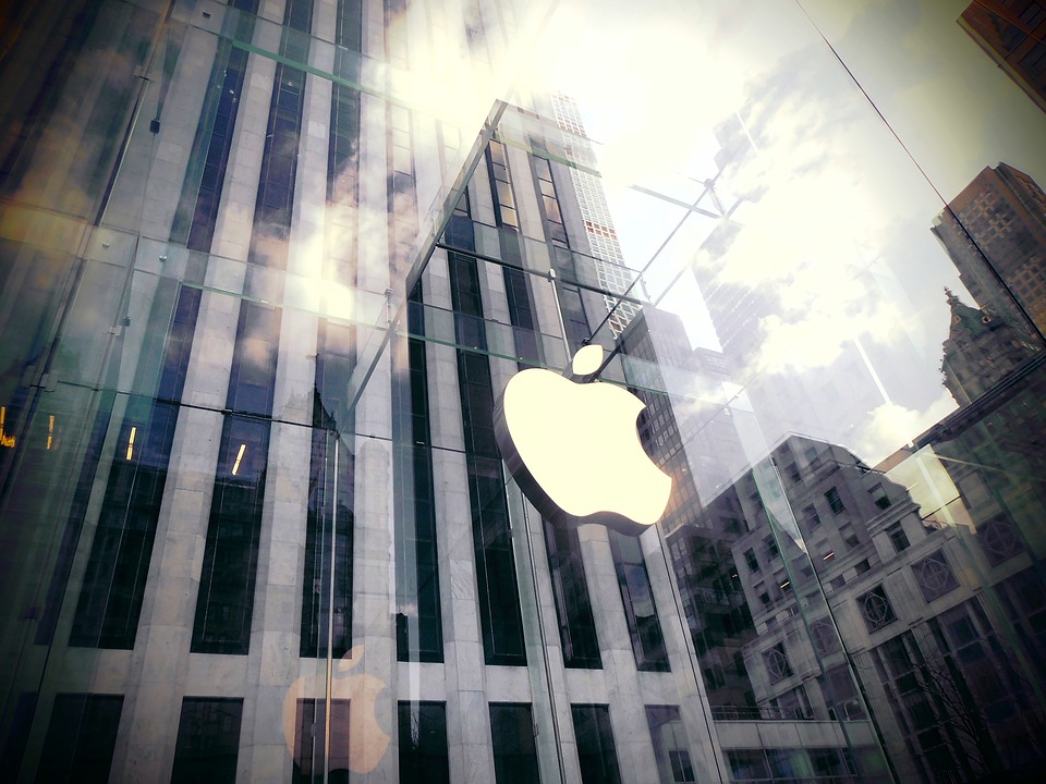 $900 Million Tariff Projection Triggers Apple Stock Sell-Off $900 Million Tariff Projection Triggers Apple Stock Sell-Off
