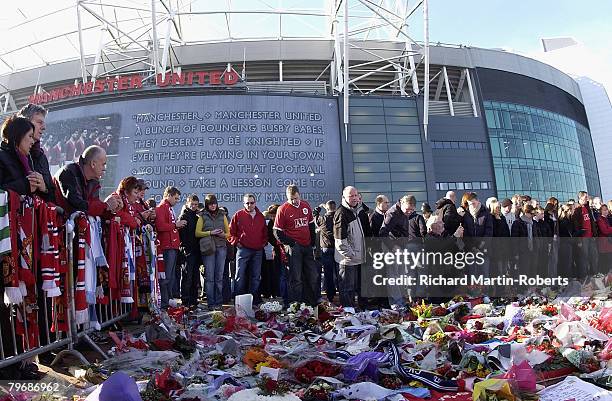 A Grieving Family's Tribute To Beloved Manchester United Fan Poppy A Grieving Family's Tribute To Beloved Manchester United Fan Poppy