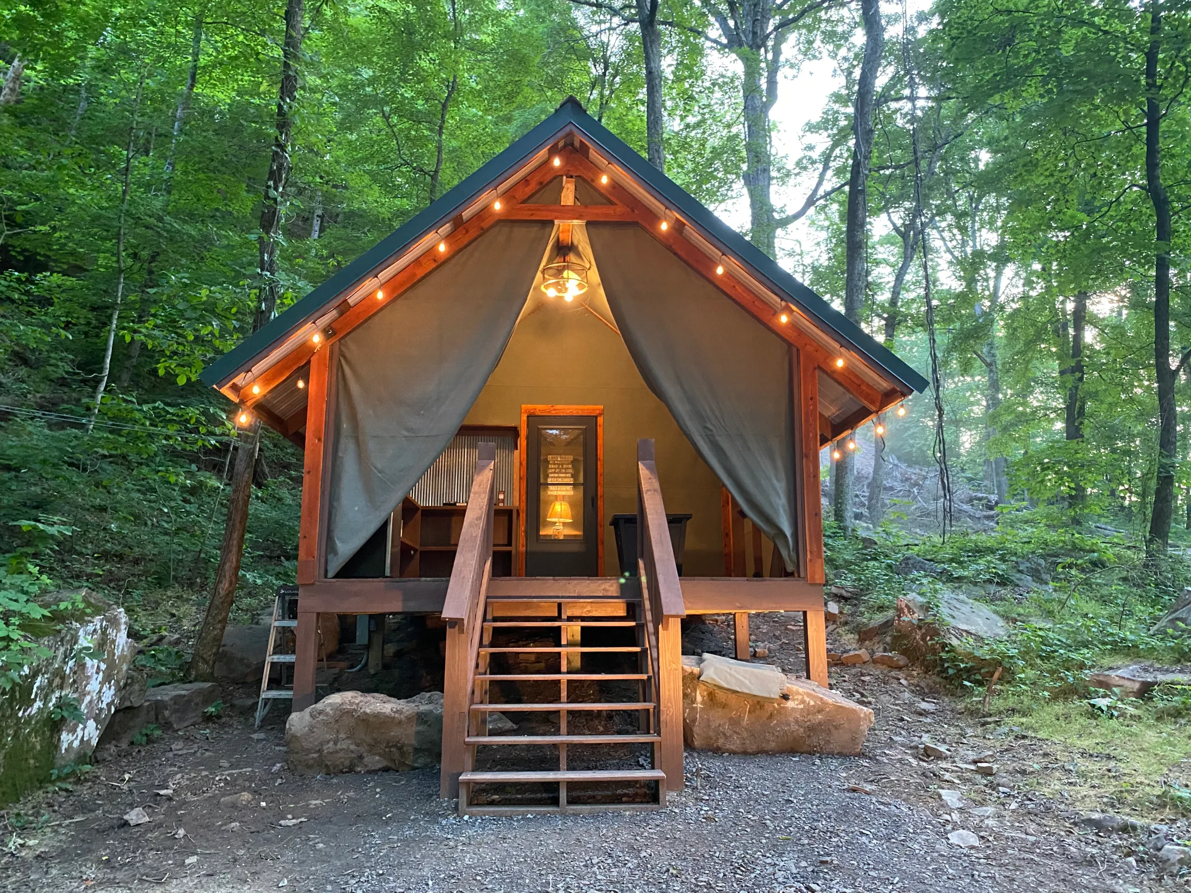 Airbnb Domestic Searches Surge 20%: Canadians Opt For Staycations