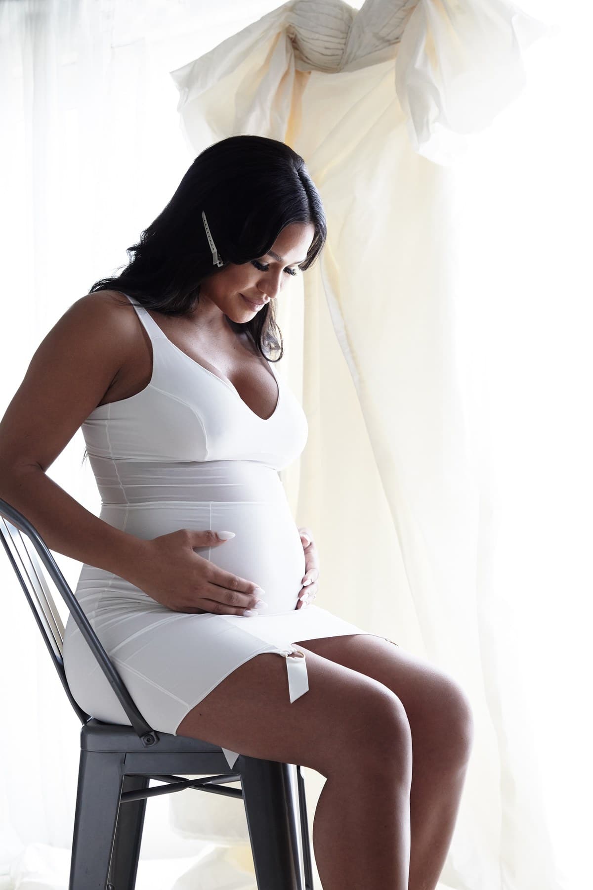 Alex Fine And Pregnant Wife Cassie Ventura Make Red Carpet Statement At MobLand Alex Fine And Pregnant Wife Cassie Ventura Make Red Carpet Statement At MobLand