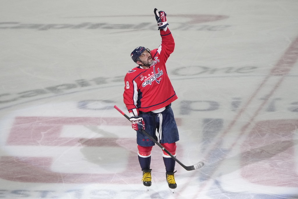 Alex Ovechkin's 894th Goal: Equalizing Wayne Gretzky's NHL Record Alex Ovechkin's 894th Goal: Equalizing Wayne Gretzky's NHL Record