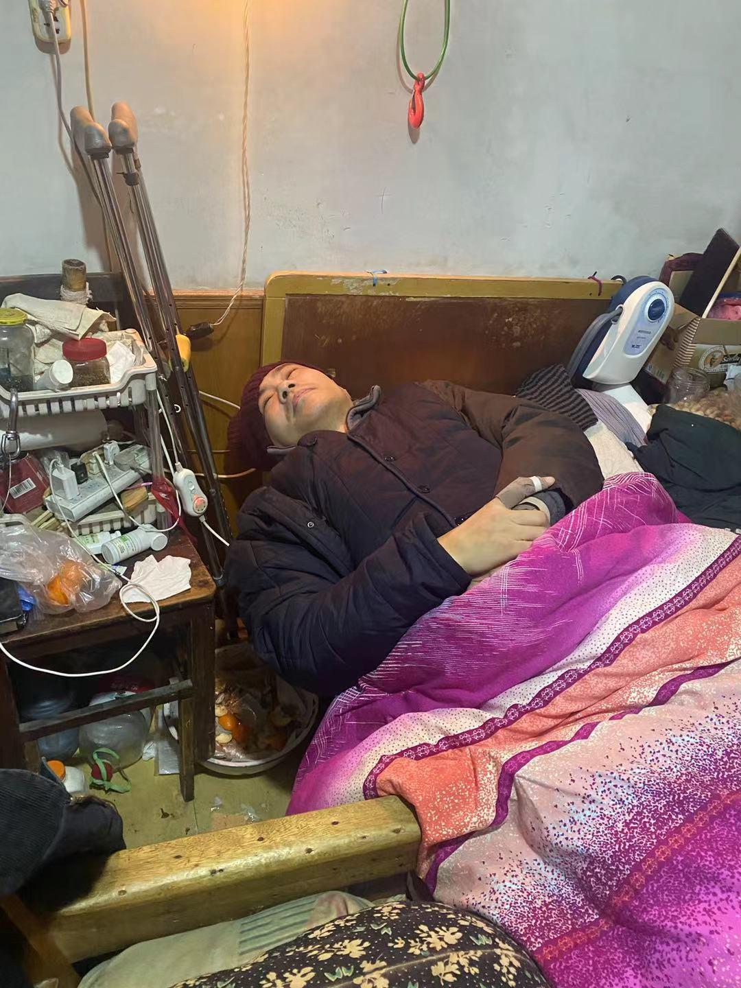 القبض على قاتل عائلة فرنسية بعد دفن جثث ضحاياه بالمنزل القبض على قاتل عائلة فرنسية بعد دفن جثث ضحاياه بالمنزل