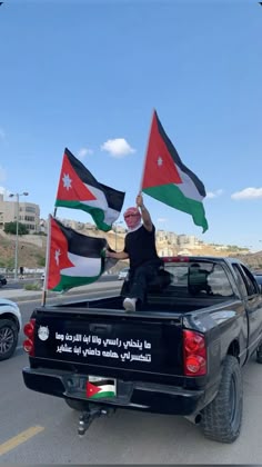 الشيخ فيصل الحمود يهنئ الأردن بعيد استقلالها عبر جو 24 الشيخ فيصل الحمود يهنئ الأردن بعيد استقلالها عبر جو 24