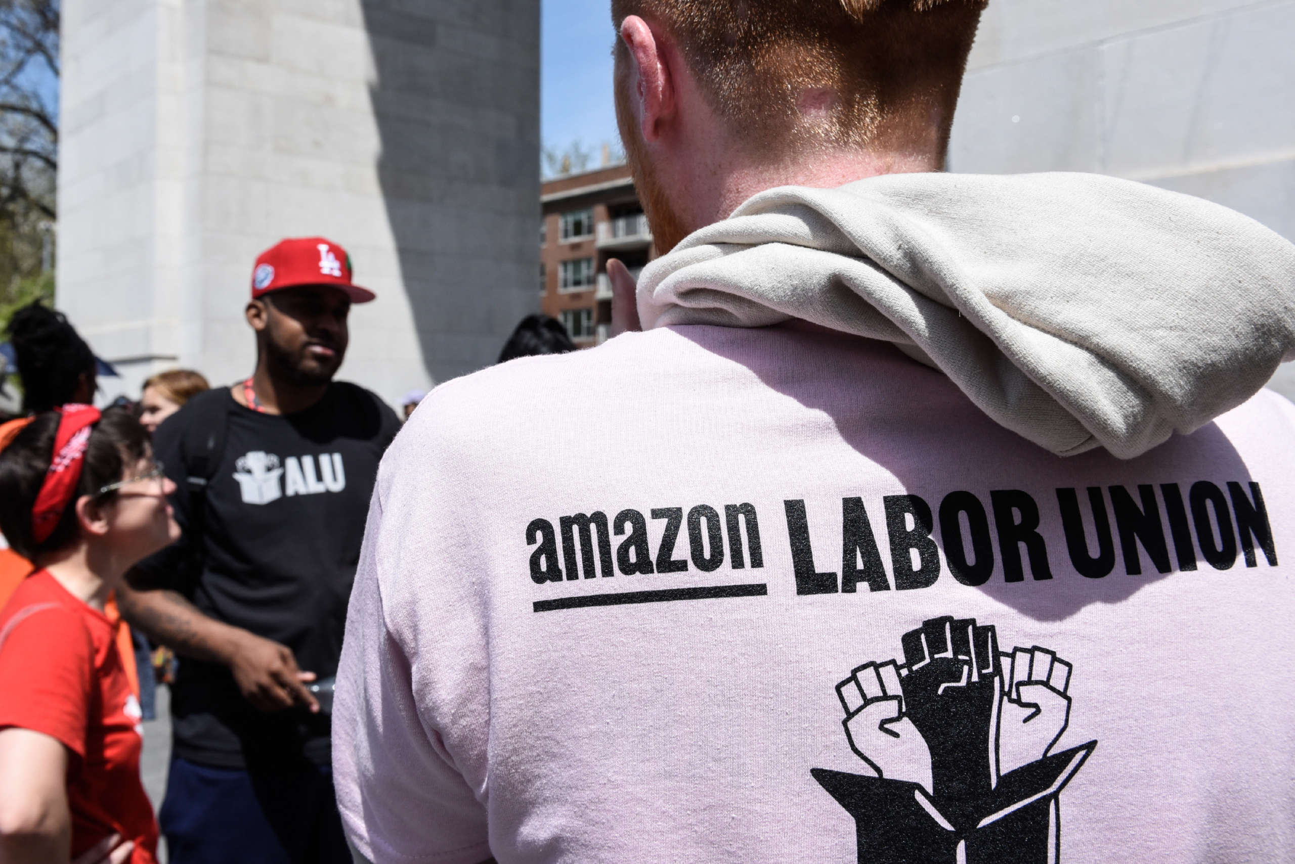Amazon Faces Quebec Labour Tribunal Over Warehouse Closure Dispute Amazon Faces Quebec Labour Tribunal Over Warehouse Closure Dispute