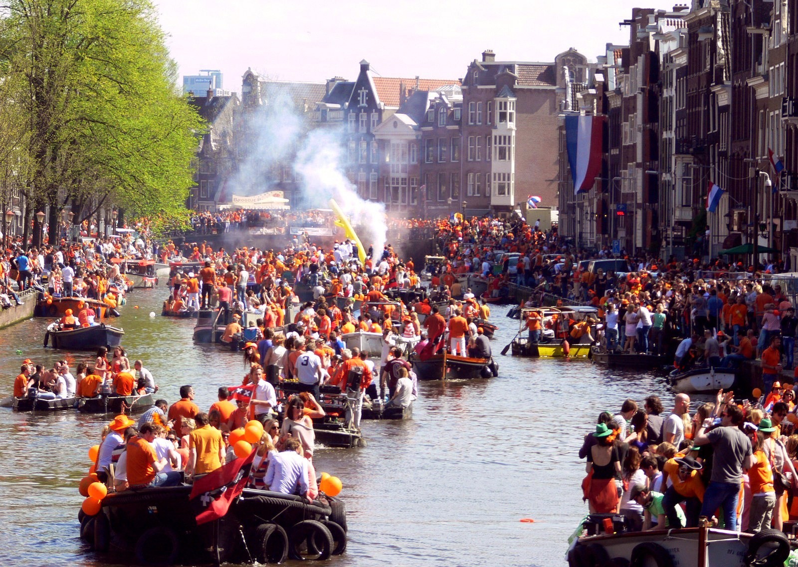 Amsterdam Cafe To Debut Kings Day Mural Honoring Marjolein Faber's Ribbon Gate Amsterdam Cafe To Debut Kings Day Mural Honoring Marjolein Faber's Ribbon Gate