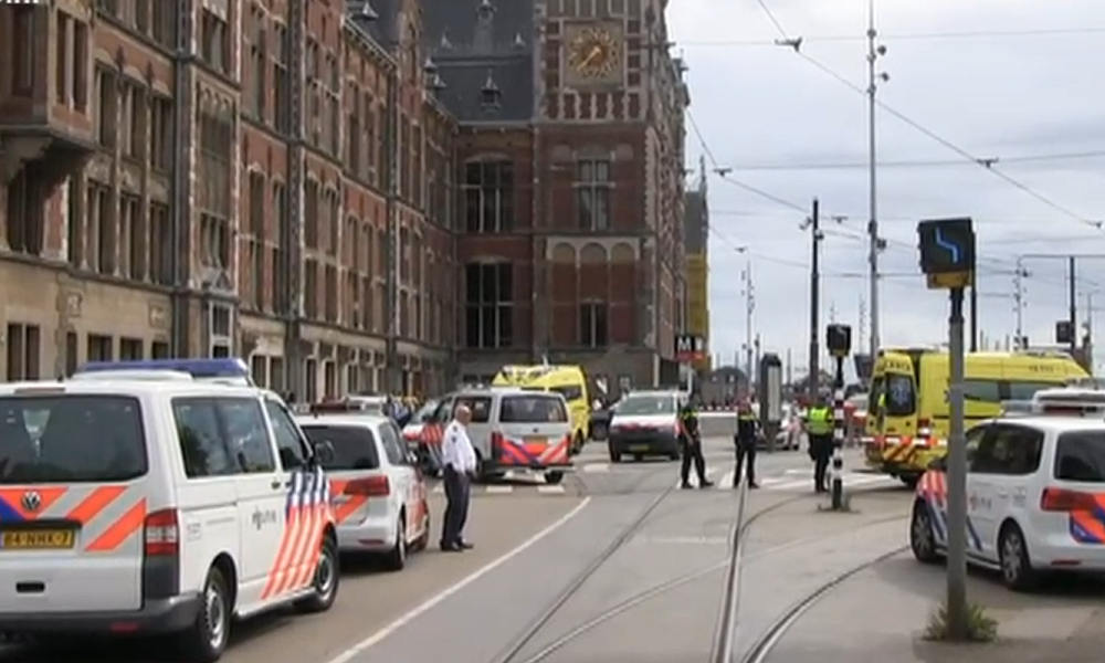 Amsterdam Knife Attack Leads To Hotel Raid; Police Search For Suspect Amsterdam Knife Attack Leads To Hotel Raid; Police Search For Suspect