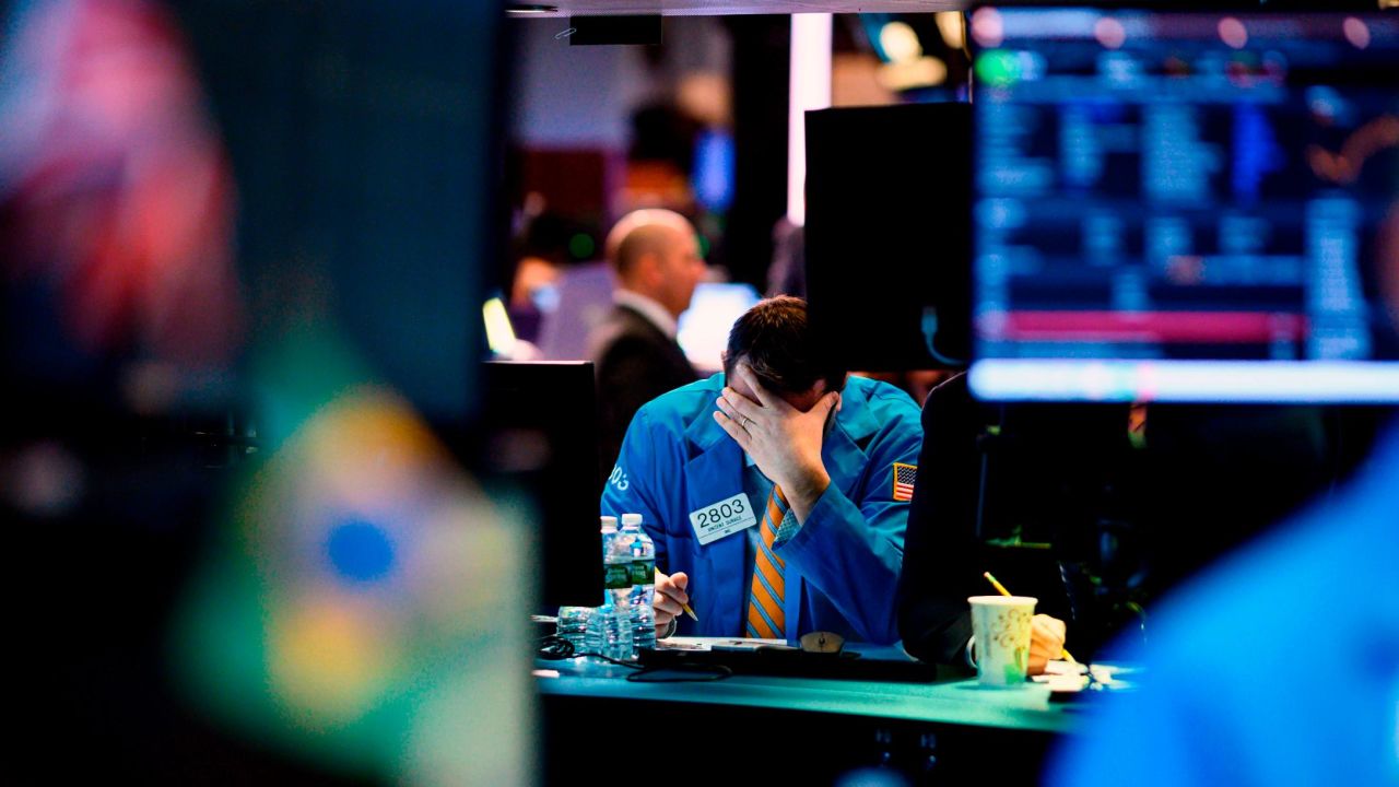 Amsterdam Stock Exchange Plunges 2% After Trump's Tariff Hike Amsterdam Stock Exchange Plunges 2% After Trump's Tariff Hike