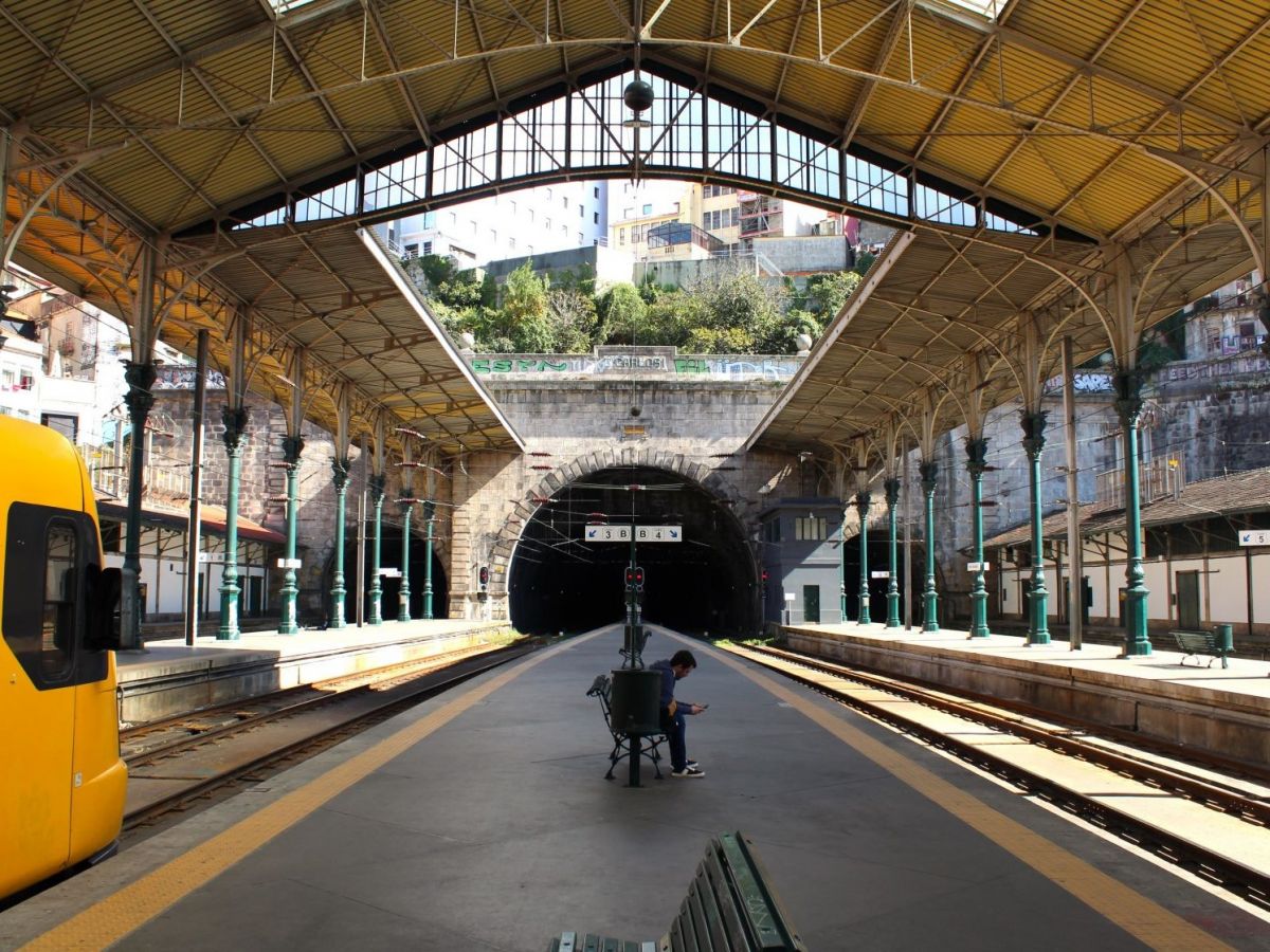 Amsterdam Train Delays: Major Track Failures Cause Severe Rail Disruptions In Randstad Amsterdam Train Delays: Major Track Failures Cause Severe Rail Disruptions In Randstad