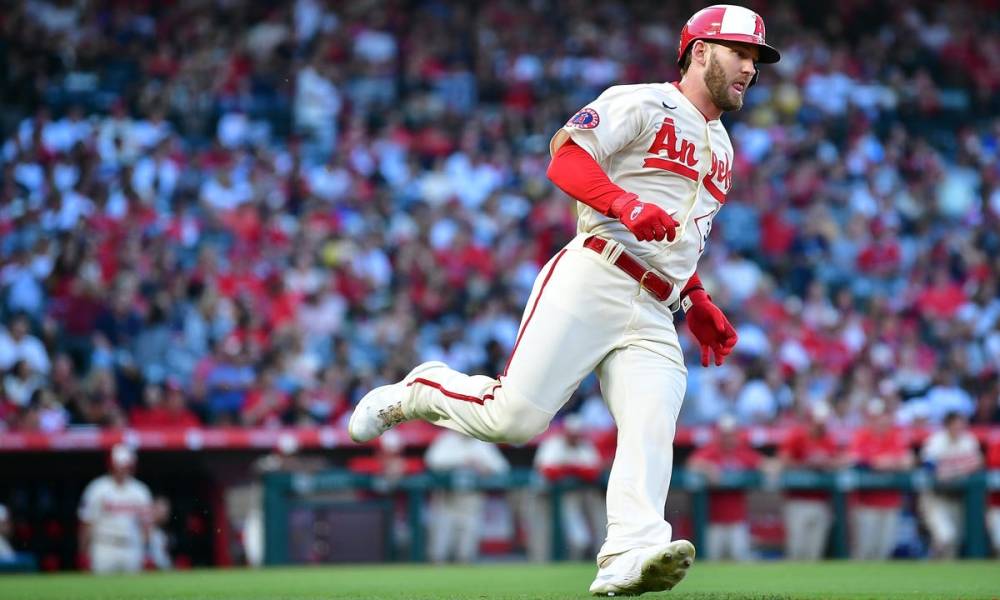 Angels' Ward Hits Walk-Off Grand Slam Against Padres Angels' Ward Hits Walk-Off Grand Slam Against Padres