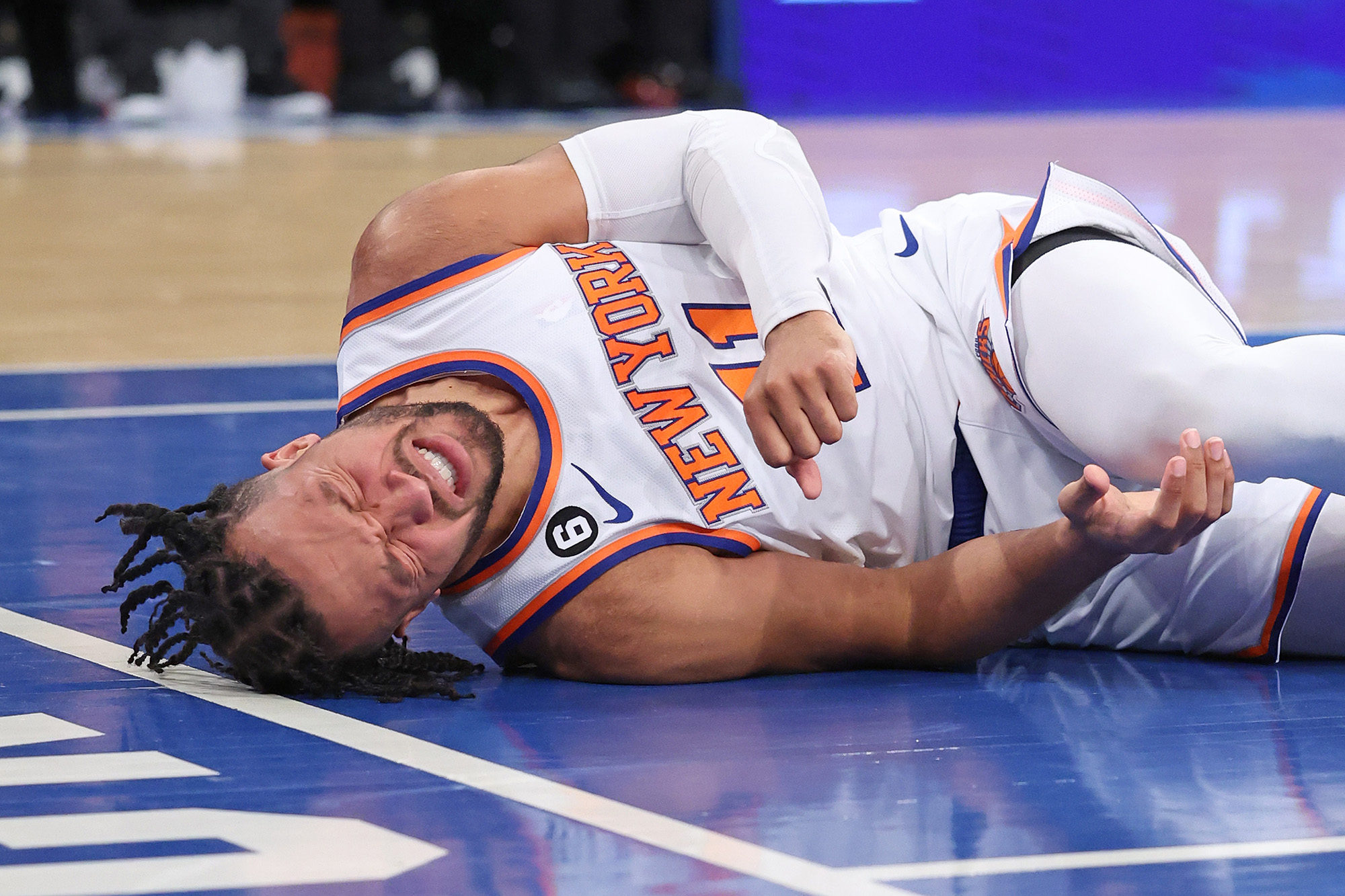 Ankle Injury Forces Jalen Brunson Out Of Knicks' Overtime Game Against Lakers Ankle Injury Forces Jalen Brunson Out Of Knicks' Overtime Game Against Lakers