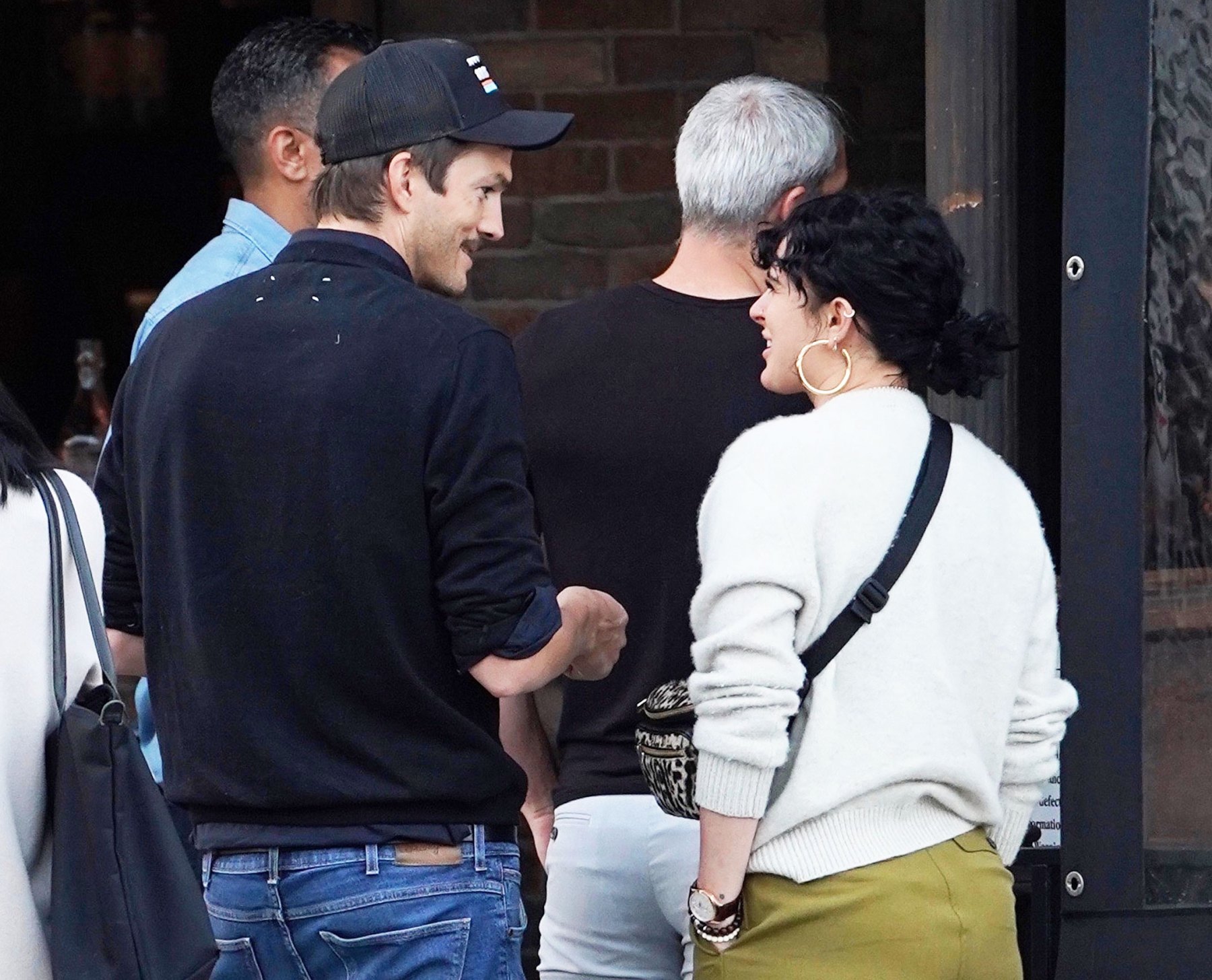 Ashton Kutcher And Rumer Willis: A Cryptic Comment And Quick Regret Ashton Kutcher And Rumer Willis: A Cryptic Comment And Quick Regret