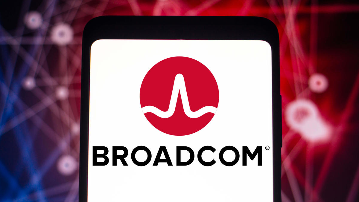 AT&T Challenges Broadcom's Extreme Price Increase On VMware Services AT&T Challenges Broadcom's Extreme Price Increase On VMware Services