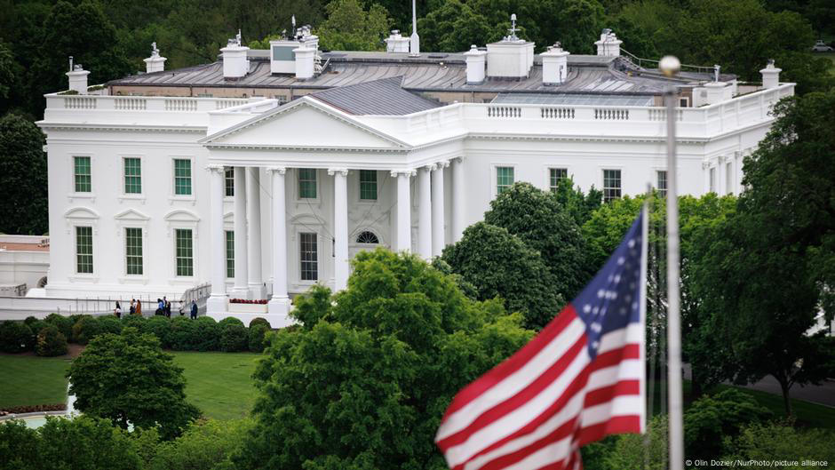 Axios: Стивен Миллер — Потенциальный Советник Трампа По Национальной Безопасности? Axios: Стивен Миллер — Потенциальный Советник Трампа По Национальной Безопасности?