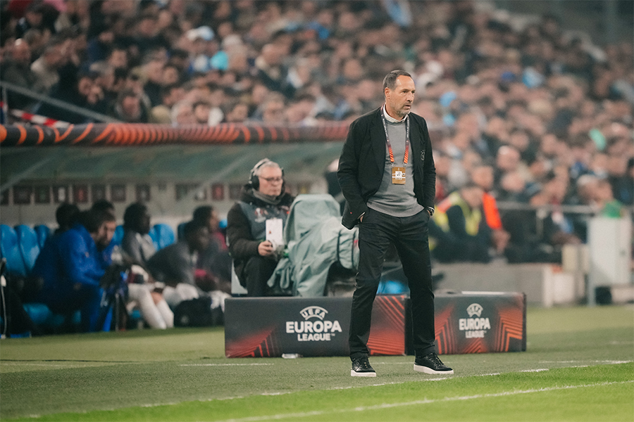 AZ Suffers Six-Point Deficit After Refereeing Mistake In Ajax Match