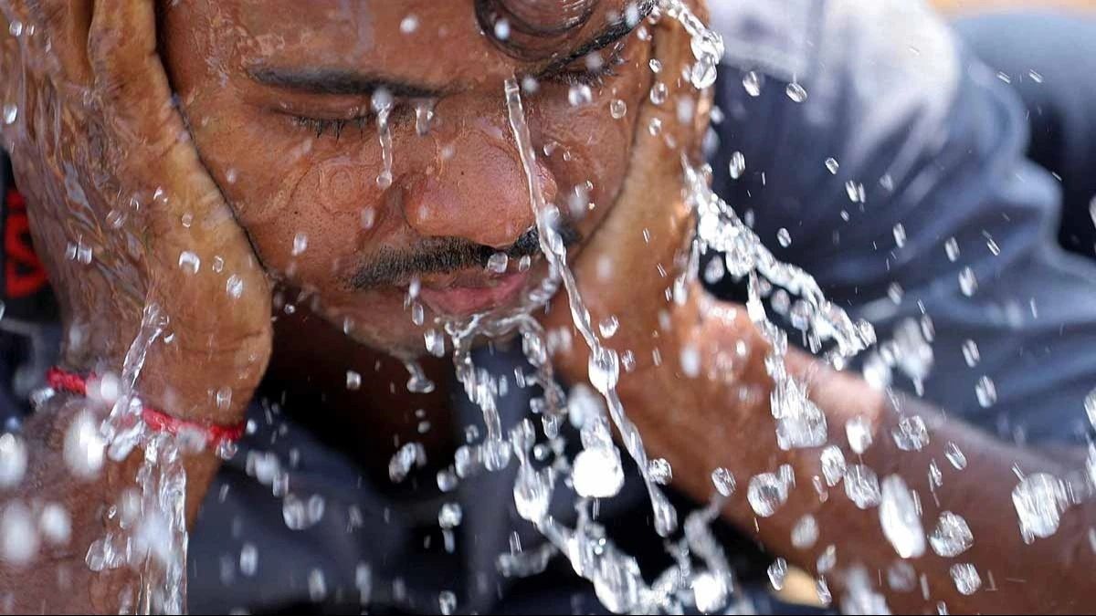 Bengal Heatwave Alert: Four Districts On High Alert Bengal Heatwave Alert: Four Districts On High Alert