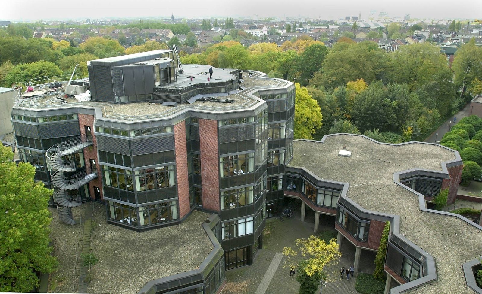 Bestechungsskandal An Der Uni Duisburg-Essen: Das Geständnis Einer Mitarbeiterin Bestechungsskandal An Der Uni Duisburg-Essen: Das Geständnis Einer Mitarbeiterin