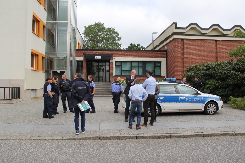 Bombendrohung An Braunschweiger Schule: Polizei Gibt Entwarnung (Niedersachsen/Bremen) Bombendrohung An Braunschweiger Schule: Polizei Gibt Entwarnung (Niedersachsen/Bremen)
