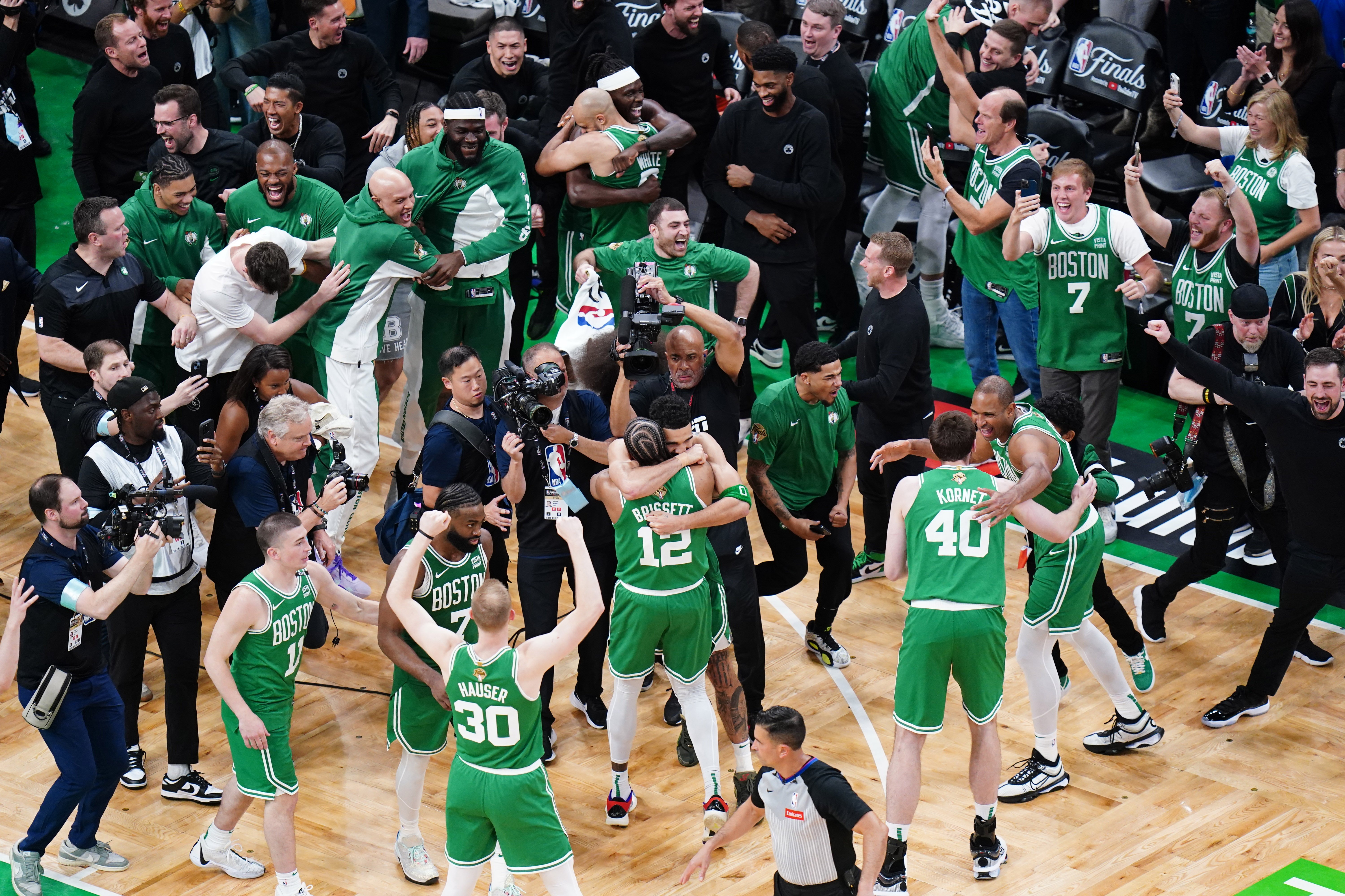 Boston Celtics Clinch Division: Blowout Victory Seals The Deal Boston Celtics Clinch Division: Blowout Victory Seals The Deal