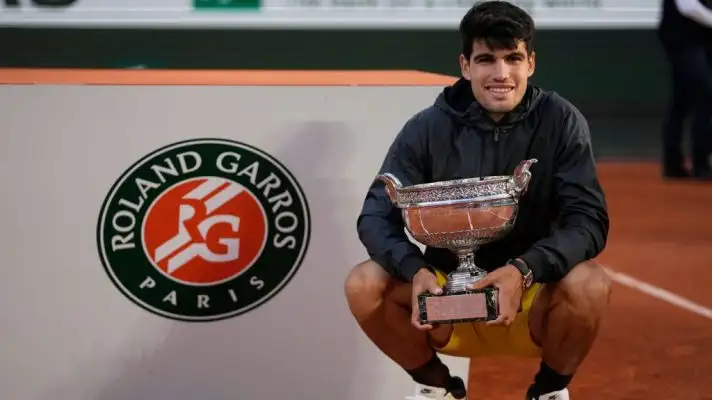 Can Alcaraz Defend His French Open Crown While Swiatek Faces Adversity? Can Alcaraz Defend His French Open Crown While Swiatek Faces Adversity?
