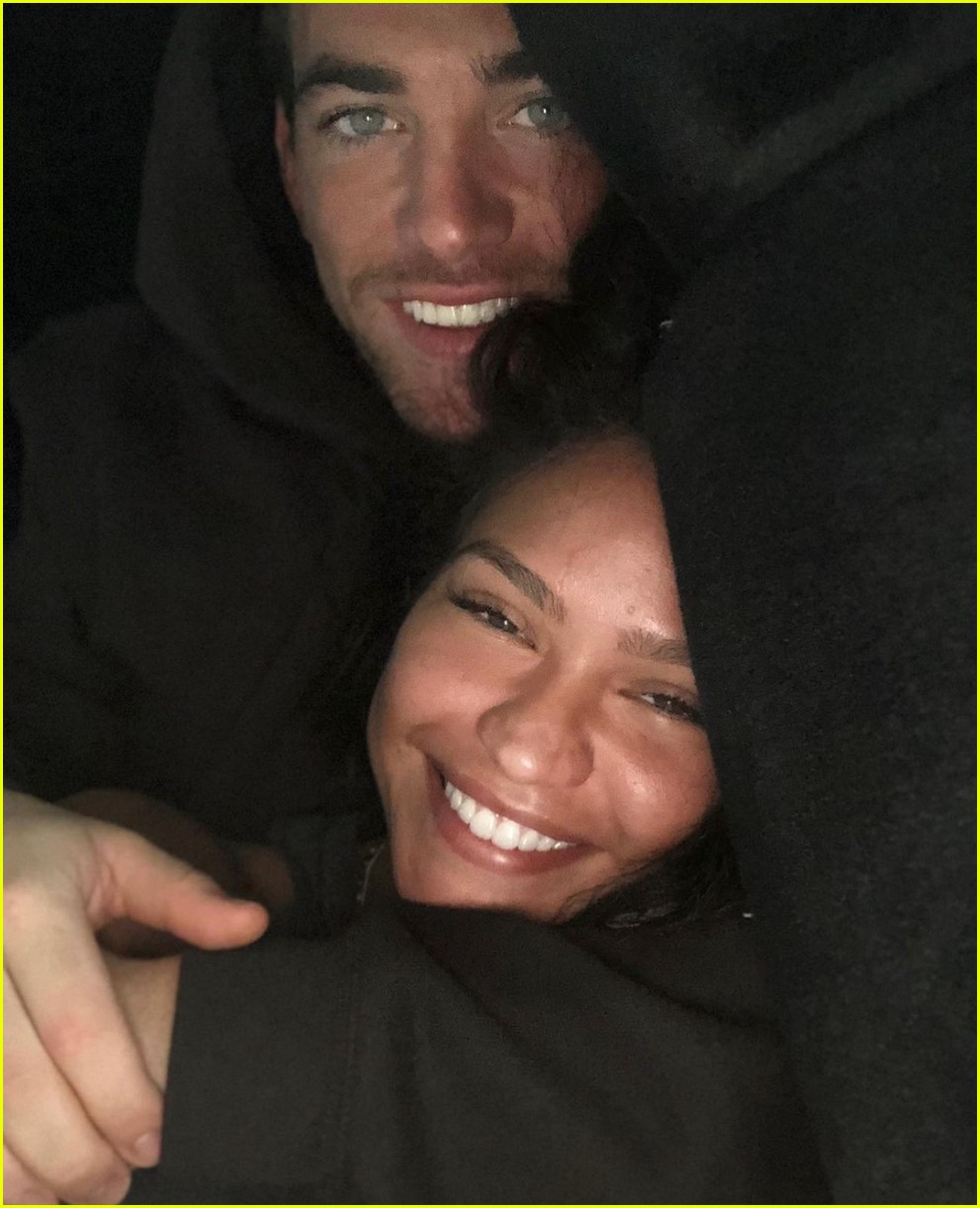 Cassie And Alex Fine Announce Gender Of Third Child Cassie And Alex Fine Announce Gender Of Third Child