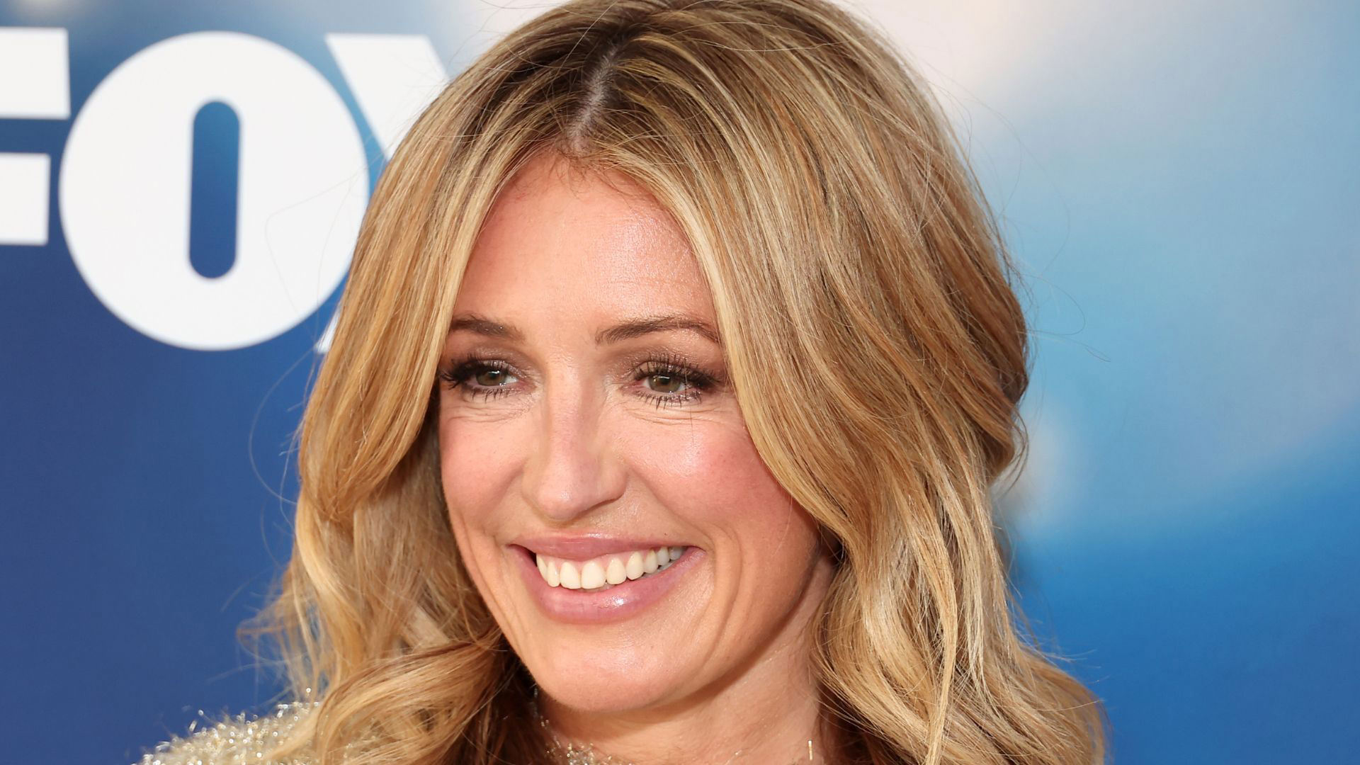 Cat Deeley's Spring Style: The Case For The Cream Pleated Midi Skirt Cat Deeley's Spring Style: The Case For The Cream Pleated Midi Skirt