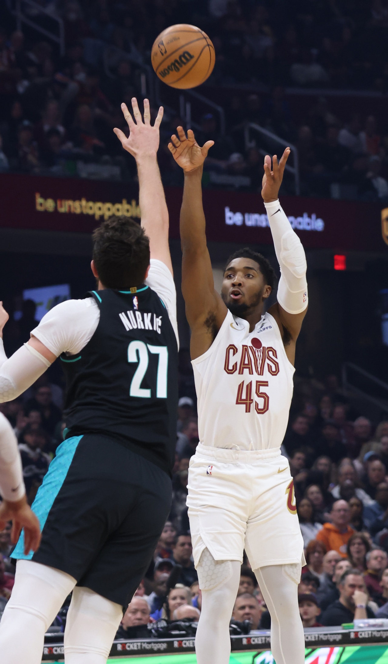 Cavaliers Extend Winning Streak To 10 With Hunter's Strong Performance Against Portland Cavaliers Extend Winning Streak To 10 With Hunter's Strong Performance Against Portland