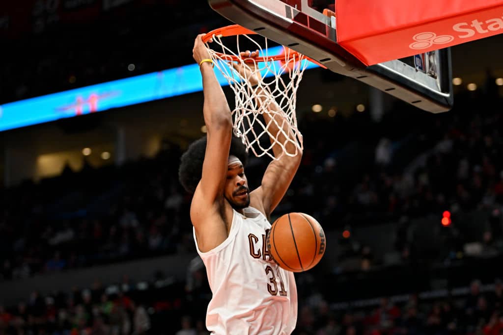 Cavs Jarrett Allen's Powerful Dunk: A Key Moment In Victory Against Knicks