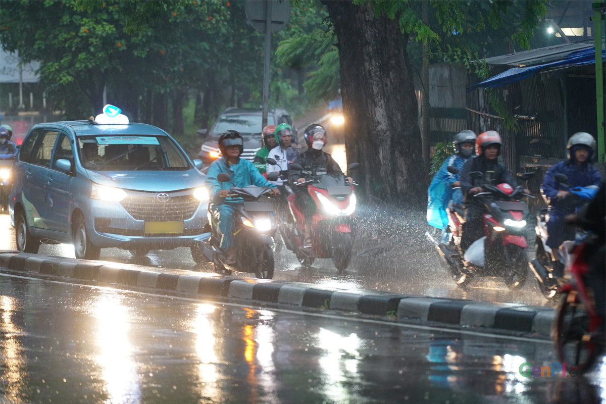 Cek Cuaca Jawa Timur Besok, 24 Maret: Hujan Di Beberapa Wilayah Cek Cuaca Jawa Timur Besok, 24 Maret: Hujan Di Beberapa Wilayah