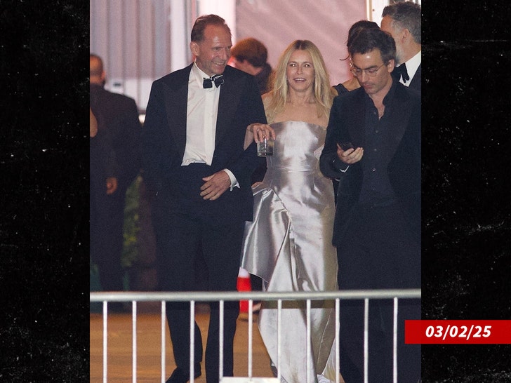 Chelsea Handler And Ralph Fiennes: Spotted Together, But Not Dating Chelsea Handler And Ralph Fiennes: Spotted Together, But Not Dating