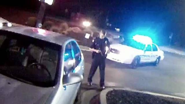 Child Choking Emergency: Police Bodycam Captures Life-Saving Intervention (Tomato) Child Choking Emergency: Police Bodycam Captures Life-Saving Intervention (Tomato)