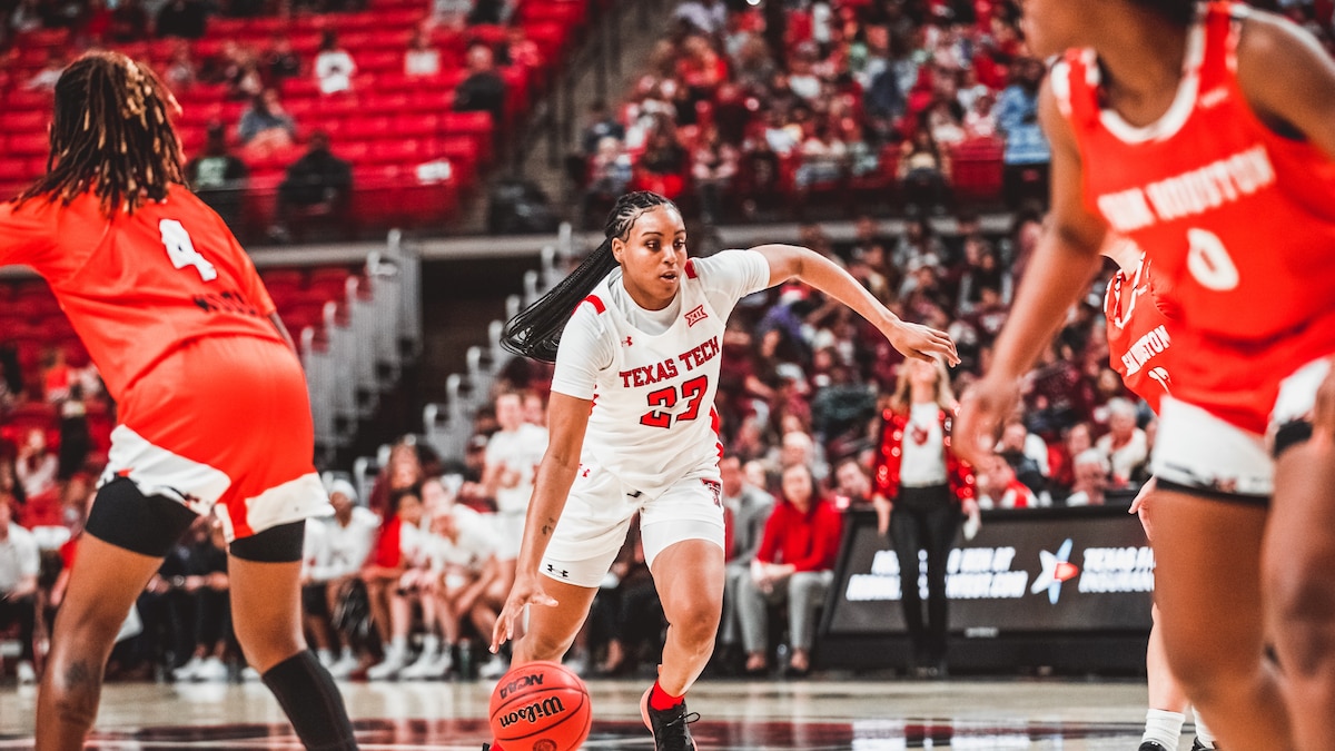 Cincinnati Edges Out Lady Raiders In Home Game, 59-56