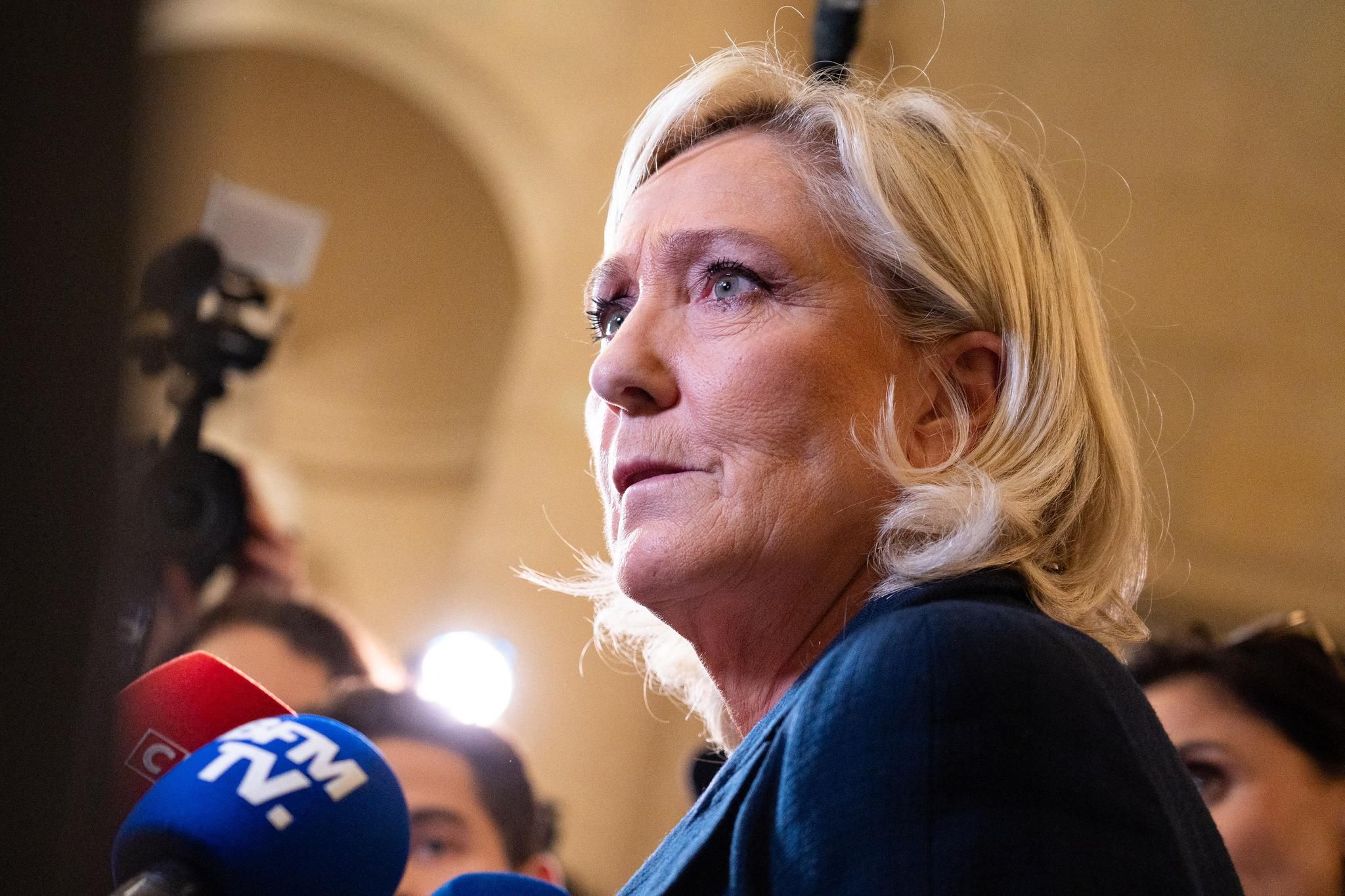 Cinq Ans D'Inéligibilité Pour Marine Le Pen : La France Divisée Cinq Ans D'Inéligibilité Pour Marine Le Pen : La France Divisée