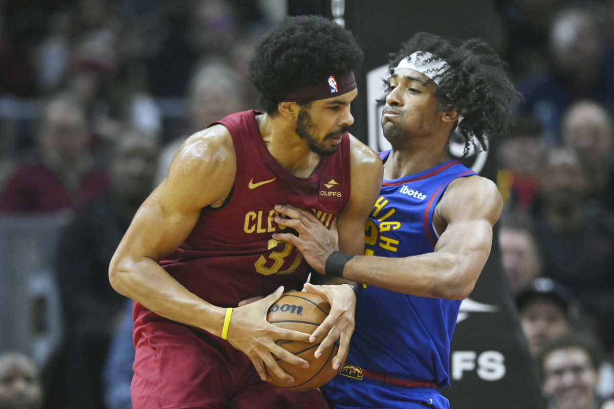 Cleveland Cavaliers' Jarrett Allen Delivers Powerful Dunk In Win Vs. Knicks Cleveland Cavaliers' Jarrett Allen Delivers Powerful Dunk In Win Vs. Knicks