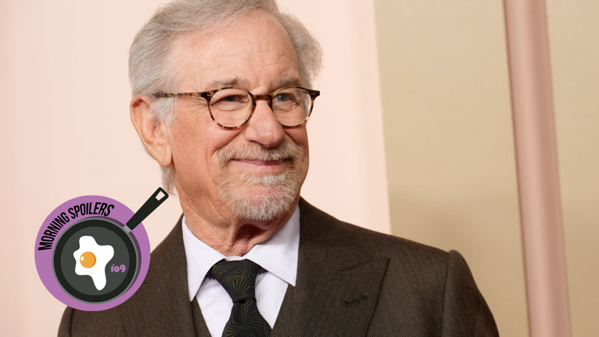 Comparing Spielberg's Latest UFO Film To His Past Sci-Fi Masterpieces Comparing Spielberg's Latest UFO Film To His Past Sci-Fi Masterpieces