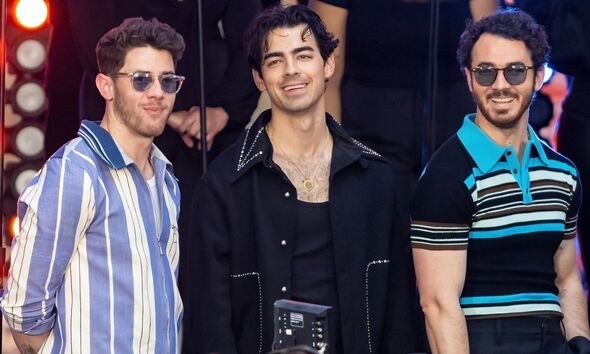 Couple Fights Over Joe Jonas: His Hilarious Response Couple Fights Over Joe Jonas: His Hilarious Response