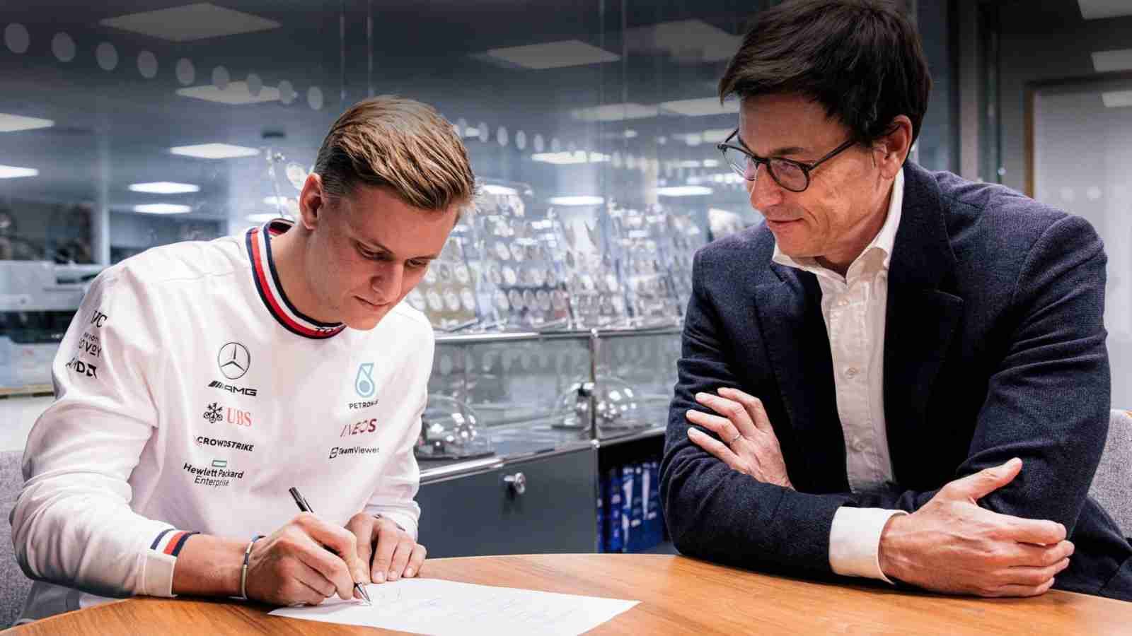 Crisis En La Familia Schumacher: Mick Se Separa Y Busca El Amor En App De Citas Crisis En La Familia Schumacher: Mick Se Separa Y Busca El Amor En App De Citas