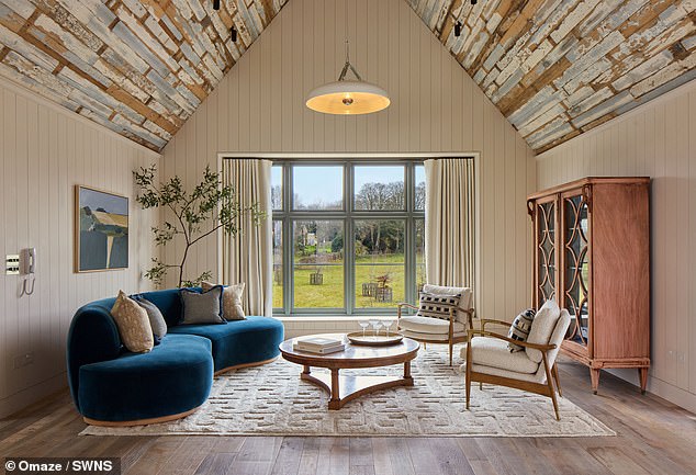 Daisy May Cooper's £30,000 Cotswolds Mansion Paint Job Dispute Daisy May Cooper's £30,000 Cotswolds Mansion Paint Job Dispute