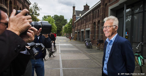 De Ere Zilveren Nipkowschijf Voor Jiskefet: Een Absurdistische Viering De Ere Zilveren Nipkowschijf Voor Jiskefet: Een Absurdistische Viering