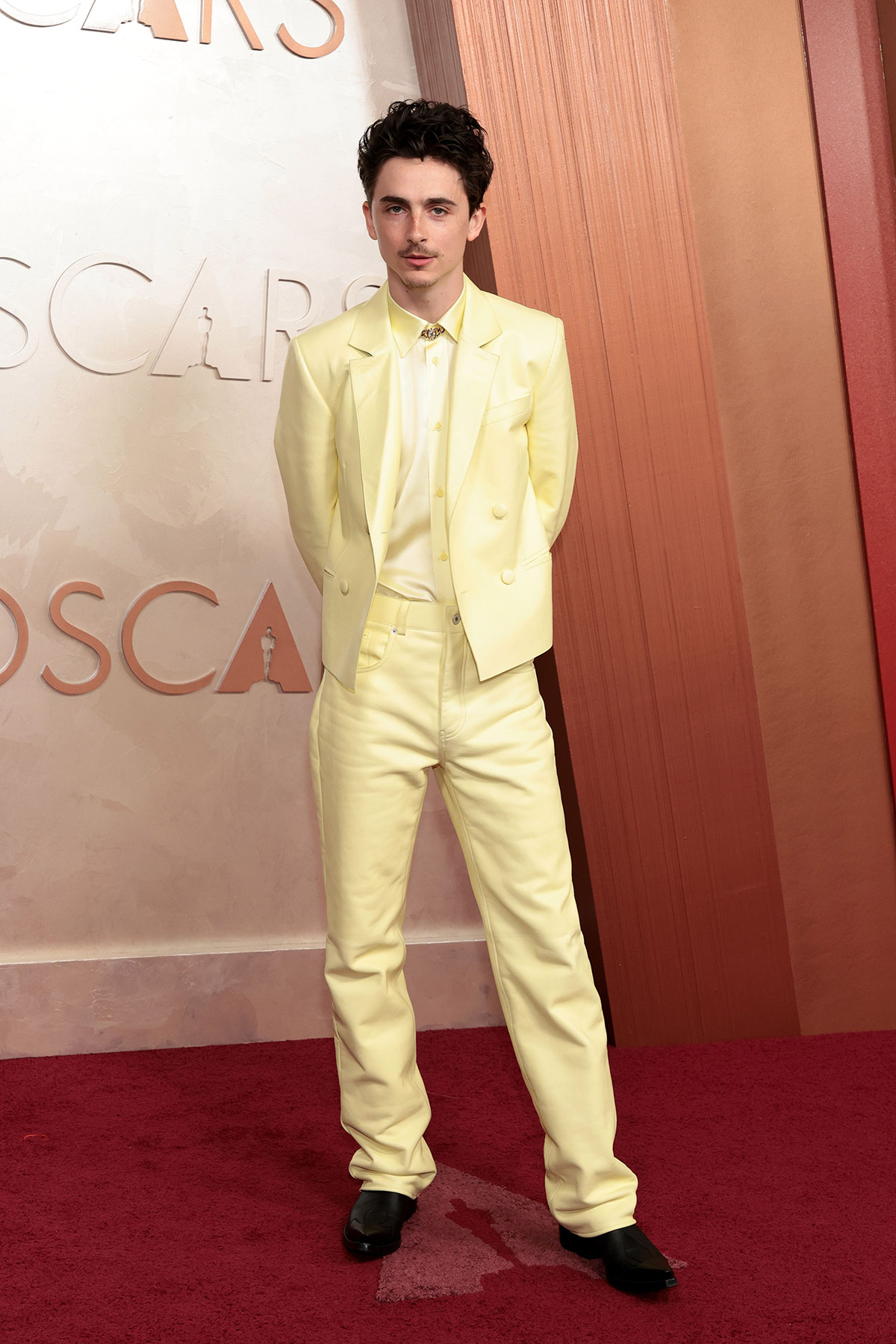 Decoding Adam Sandler's 2025 Oscars Moment: Outfit, Joke, And Timothée Chalamet Interaction Decoding Adam Sandler's 2025 Oscars Moment: Outfit, Joke, And Timothée Chalamet Interaction