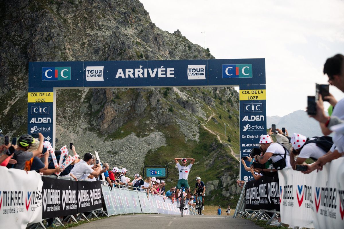Del Toro Wins Stage 17, Solidifies Giro D'Italia Lead; Australian Riders Abandon Race Del Toro Wins Stage 17, Solidifies Giro D'Italia Lead; Australian Riders Abandon Race