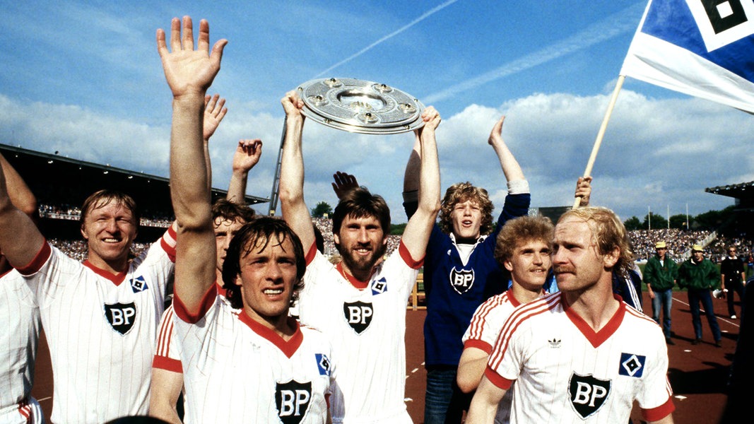 Der Weg Zurück In Die Bundesliga: Der HSV Zwischen Feierlichkeiten Und Aufstiegsspiel Der Weg Zurück In Die Bundesliga: Der HSV Zwischen Feierlichkeiten Und Aufstiegsspiel
