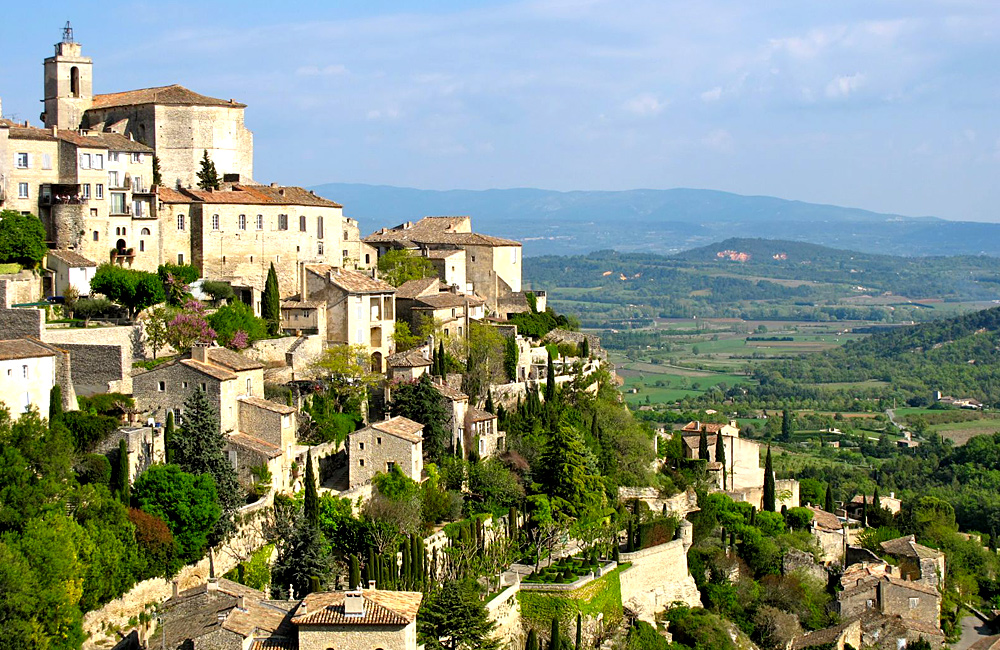 Discover Provence: A Self-Guided Walking Itinerary From Mountains To Mediterranean Discover Provence: A Self-Guided Walking Itinerary From Mountains To Mediterranean