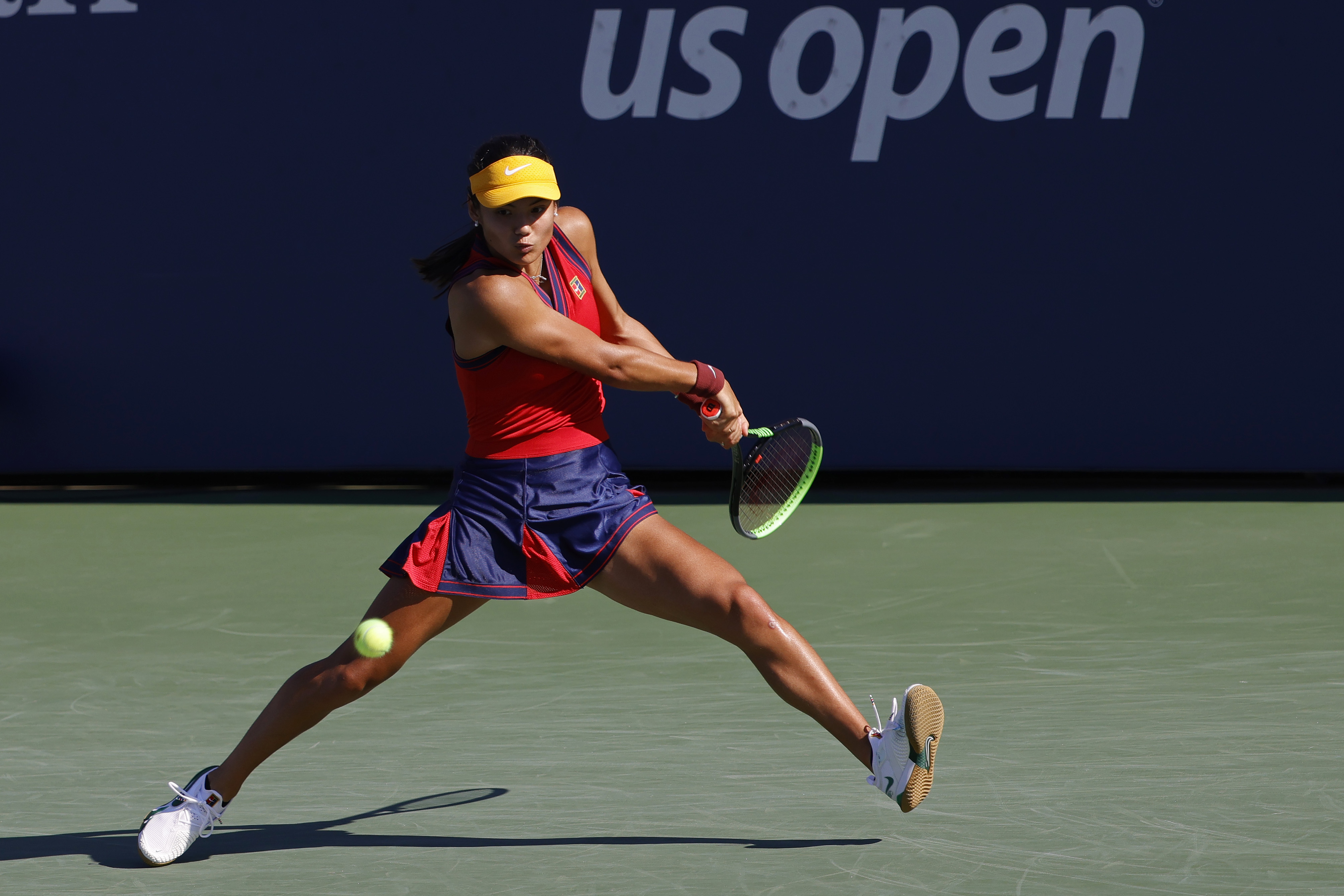 Dominant Raducanu Races Into Miami Open Last 16 Dominant Raducanu Races Into Miami Open Last 16