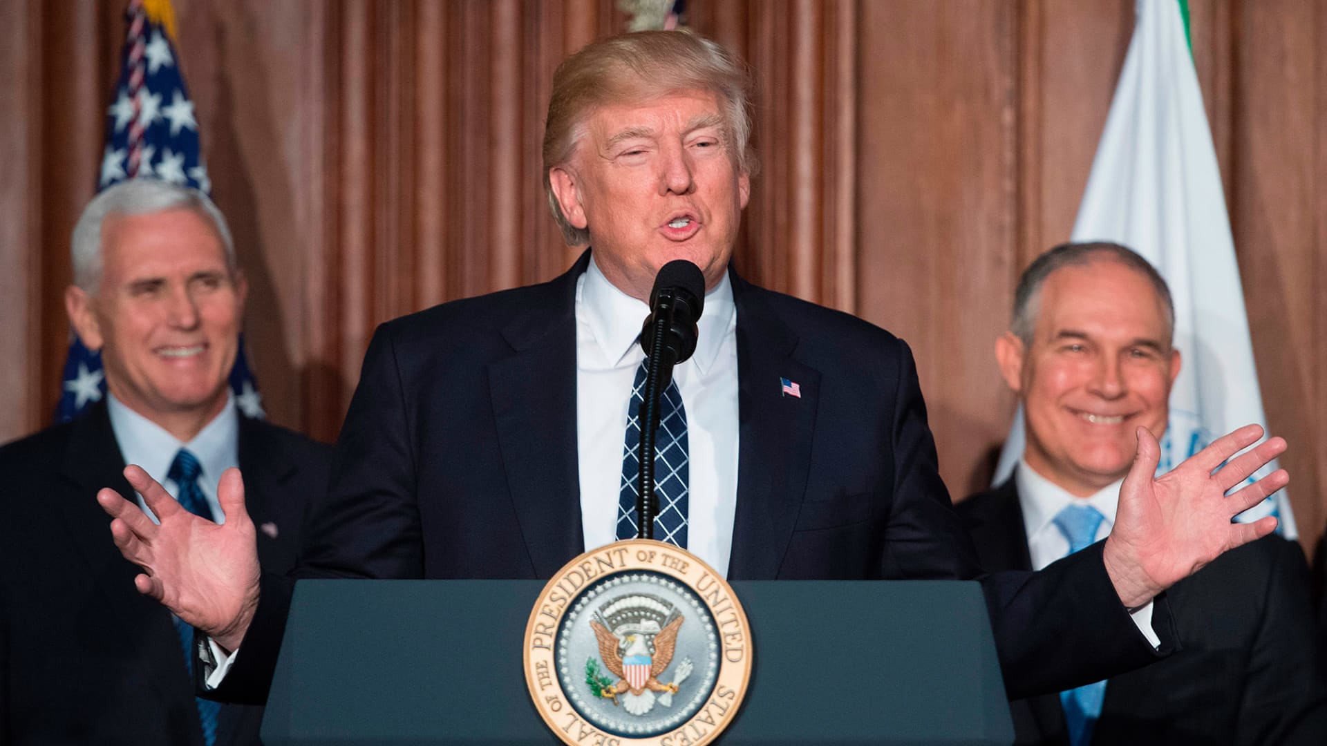 Donald Trump Condemned By Chris Packham For Climate Change Decision Donald Trump Condemned By Chris Packham For Climate Change Decision