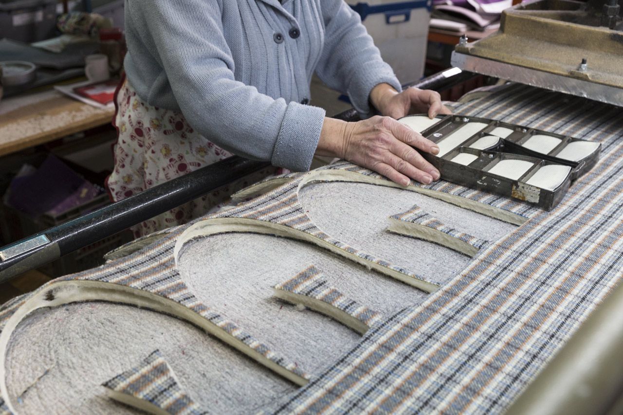 Durabilité Et Tradition: Le Succès Des Charentaises De Saint-Brieuc Durabilité Et Tradition: Le Succès Des Charentaises De Saint-Brieuc